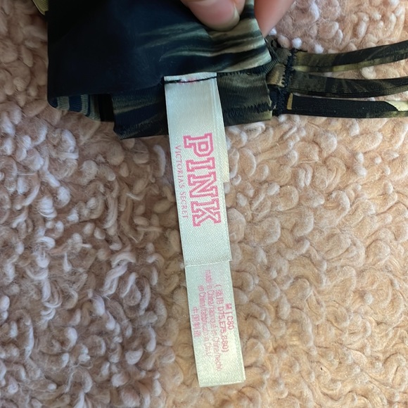 Like New - Picture 4 of 4